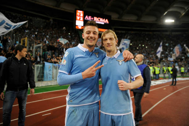 現出強大的 現出強大的