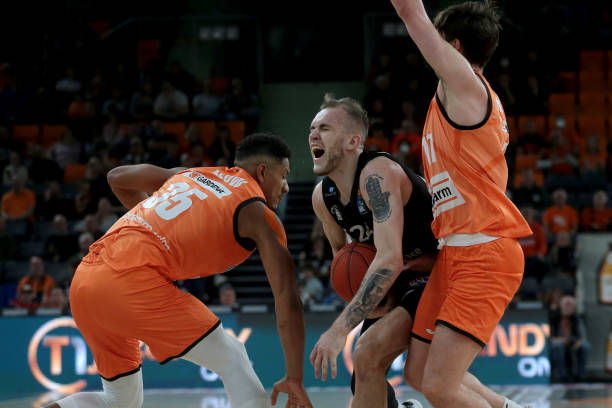 以伦纳德为 以伦纳德为